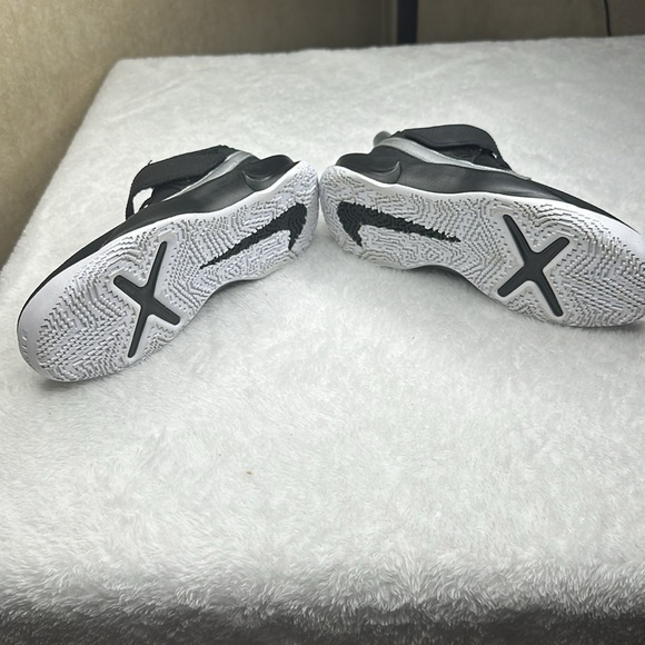 Toddlers Nike Tennis shoes size 13.5C - Picture 3 of 7